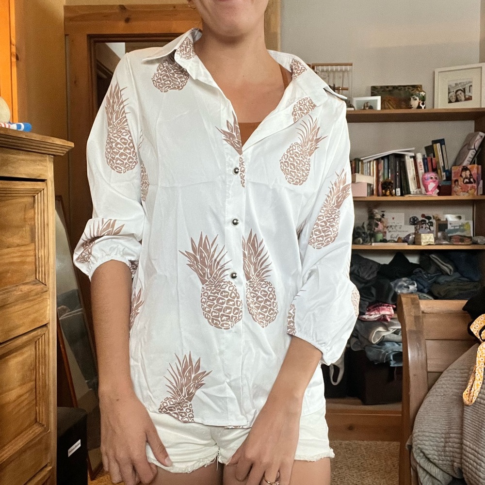 White collar button up with gold pineapples - Women’s S